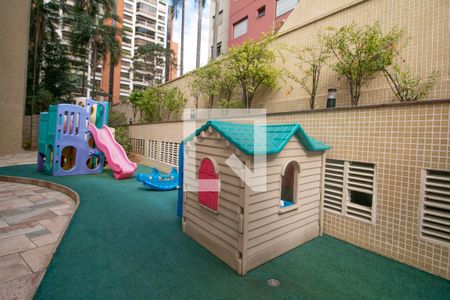 Apartamento à venda com 200m², 4 quartos e 5 vagas Apartamento à venda com 200m², 4 quartos e 5 vagasPlayground