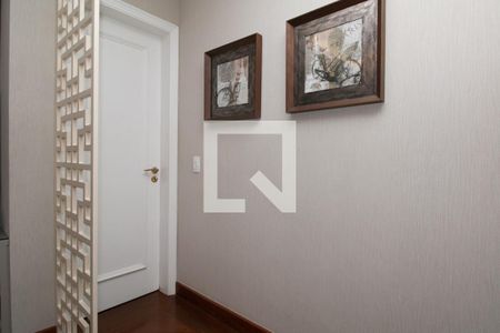 Apartamento à venda com 200m², 4 quartos e 5 vagas Apartamento à venda com 200m², 4 quartos e 5 vagasCorredor