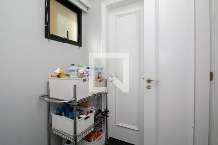 Apartamento à venda com 200m², 4 quartos e 5 vagas Apartamento à venda com 200m², 4 quartos e 5 vagasQuarto de Serviço