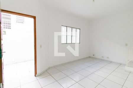 Sala de casa de condomínio para alugar com 2 quartos, 60m² em Vila Ré, São Paulo