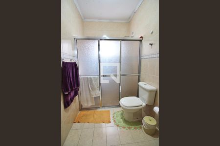 Casa à venda com 226m², 4 quartos e 4 vagasBanheiro do Quarto 1 - Suíte