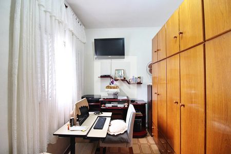 Casa à venda com 226m², 4 quartos e 4 vagasQuarto 2