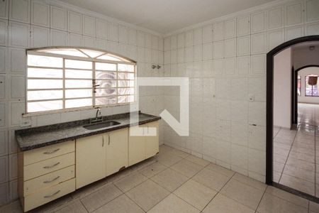Casa à venda com 170m², 3 quartos e 3 vagas Casa à venda com 170m², 3 quartos e 3 vagasCozinha