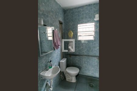 Casa à venda com 257m², 3 quartos e 6 vagas Casa à venda com 257m², 3 quartos e 6 vagasBanheiro