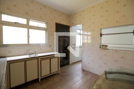 Casa à venda com 196m², 3 quartos e 7 vagas Casa à venda com 196m², 3 quartos e 7 vagasCozinha