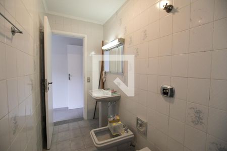 Casa à venda com 196m², 3 quartos e 7 vagas Casa à venda com 196m², 3 quartos e 7 vagasBanheiro da Suíte