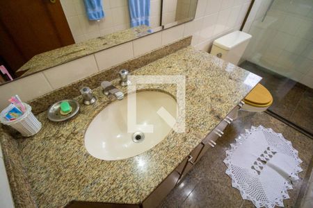 Apartamento à venda com 120m², 3 quartos e 2 vagasBanheiro 