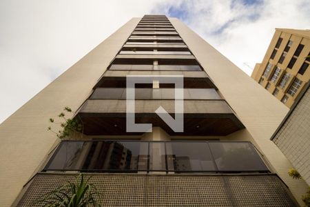 Apartamento à venda com 120m², 3 quartos e 2 vagasFachada