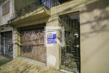 Casa à venda com 250m², 2 quartos e 2 vagasFachada