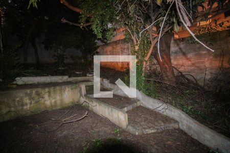Casa à venda com 250m², 2 quartos e 2 vagasArea de serviço 2 / Quintal
