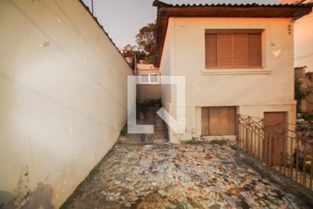 Casa à venda com 250m², 2 quartos e 2 vagasQuintal frente