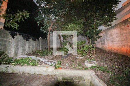 Casa à venda com 250m², 2 quartos e 2 vagasArea de serviço 2 / Quintal