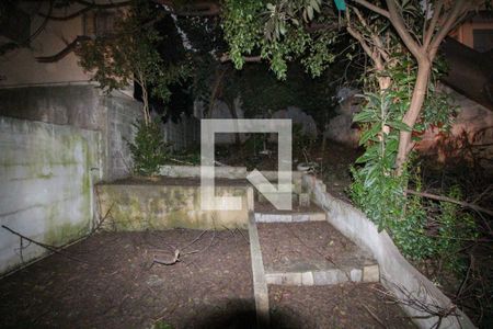 Casa à venda com 250m², 2 quartos e 2 vagasArea de serviço 2 / Quintal