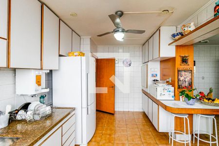 Apartamento à venda com 220m², 4 quartos e 3 vagasCozinha