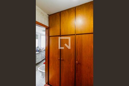 Apartamento à venda com 220m², 4 quartos e 3 vagasSuíte 2