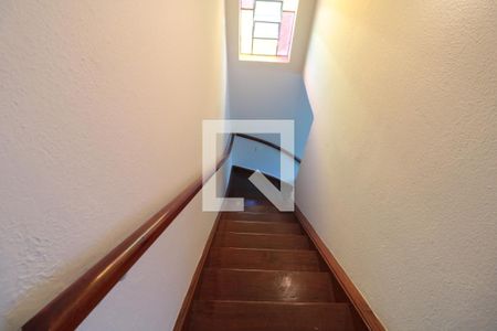 Casa à venda com 150m², 2 quartos e 3 vagasEscada