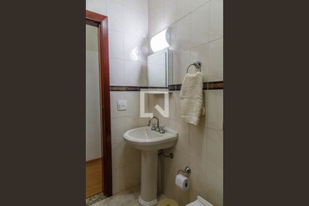 Casa à venda com 183m², 3 quartos e 5 vagasBanheiro 2