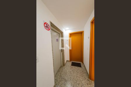 Apartamento à venda com 115m², 2 quartos e 3 vagas Apartamento à venda com 115m², 2 quartos e 3 vagasCorredor