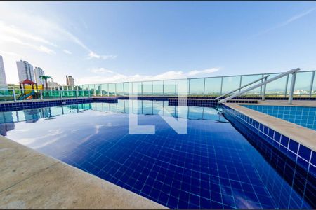 Apartamento à venda com 115m², 2 quartos e 3 vagas Apartamento à venda com 115m², 2 quartos e 3 vagasPiscina