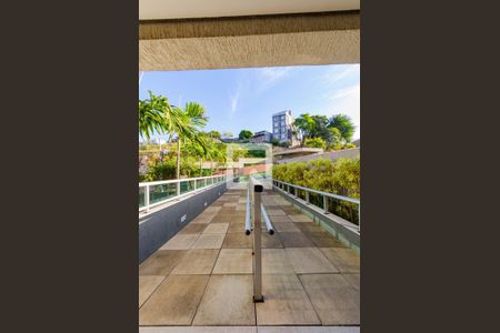 Apartamento à venda com 115m², 2 quartos e 3 vagas Apartamento à venda com 115m², 2 quartos e 3 vagasEntrada