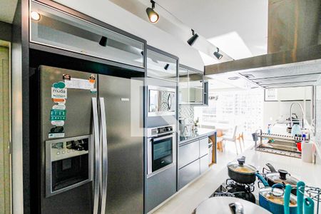 Cozinha de apartamento à venda com 3 quartos, 160m² em Santo Amaro, São Paulo