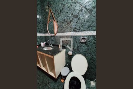 Casa à venda com 380m², 3 quartos e 2 vagas Casa à venda com 380m², 3 quartos e 2 vagasBanheiro Social