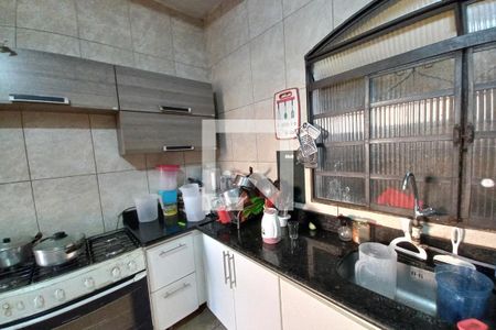 Casa à venda com 380m², 3 quartos e 2 vagas Casa à venda com 380m², 3 quartos e 2 vagasCozinha