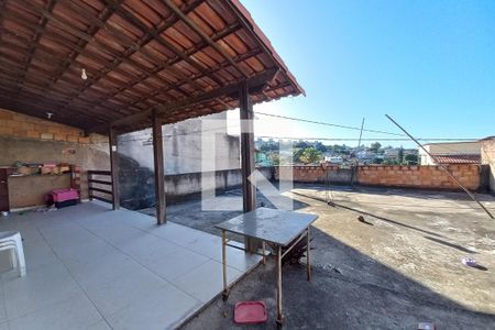 Casa à venda com 380m², 3 quartos e 2 vagas Casa à venda com 380m², 3 quartos e 2 vagasQuintal