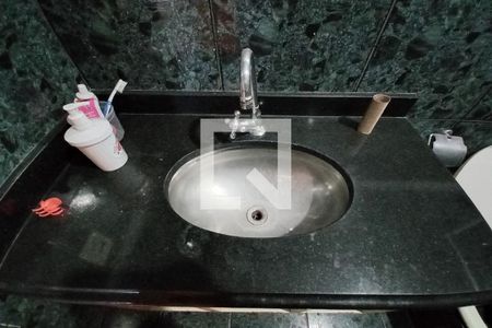 Casa à venda com 380m², 3 quartos e 2 vagas Casa à venda com 380m², 3 quartos e 2 vagasBanheiro Social