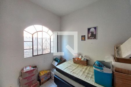 Casa à venda com 380m², 3 quartos e 2 vagas Casa à venda com 380m², 3 quartos e 2 vagasQuarto 2