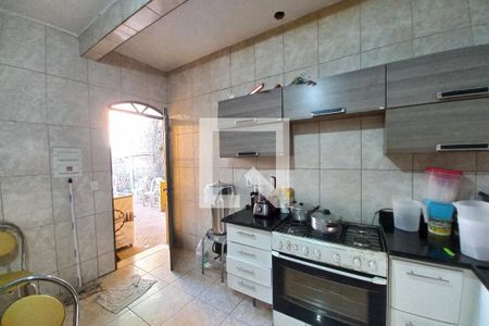 Casa à venda com 380m², 3 quartos e 2 vagas Casa à venda com 380m², 3 quartos e 2 vagasCozinha