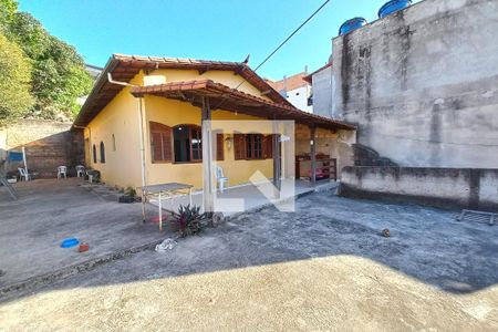 Casa à venda com 380m², 3 quartos e 2 vagas Casa à venda com 380m², 3 quartos e 2 vagasQuintal