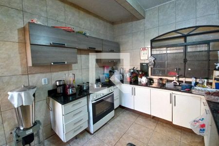 Casa à venda com 380m², 3 quartos e 2 vagas Casa à venda com 380m², 3 quartos e 2 vagasCozinha