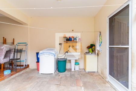 Casa à venda com 210m², 3 quartos e 2 vagas Casa à venda com 210m², 3 quartos e 2 vagasLavanderia