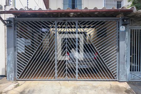 Casa à venda com 210m², 3 quartos e 2 vagas Casa à venda com 210m², 3 quartos e 2 vagasFachada