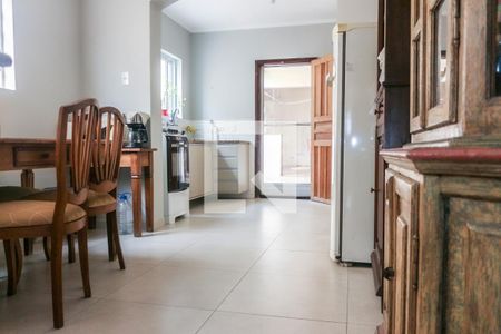 Casa à venda com 210m², 3 quartos e 2 vagas Casa à venda com 210m², 3 quartos e 2 vagasCozinha