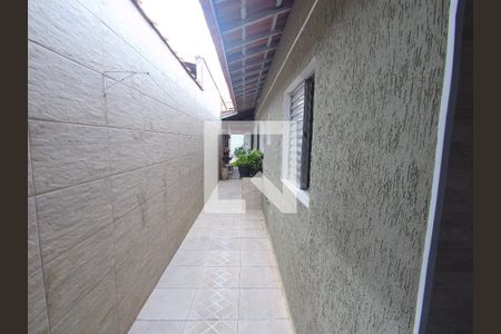 Corredor  de casa de condomínio para alugar com 3 quartos, 90m² em Jardim Albertina, Guarulhos