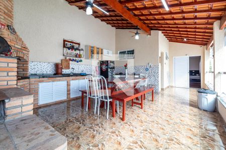 Casa à venda com 305m², 3 quartos e 6 vagas Casa à venda com 305m², 3 quartos e 6 vagasÁrea Gourmet