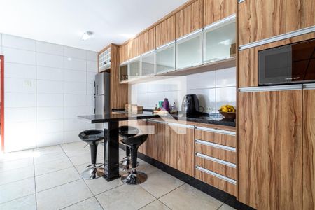 Casa à venda com 305m², 3 quartos e 6 vagas Casa à venda com 305m², 3 quartos e 6 vagasCozinha