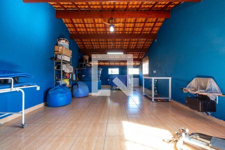 Casa à venda com 305m², 3 quartos e 6 vagas Casa à venda com 305m², 3 quartos e 6 vagasSótão