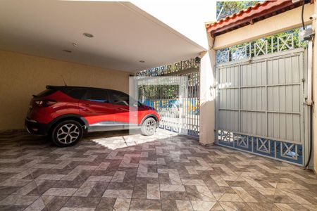 Casa à venda com 305m², 3 quartos e 6 vagas Casa à venda com 305m², 3 quartos e 6 vagasGaragem