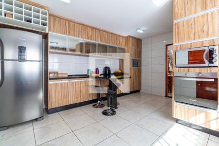 Casa à venda com 305m², 3 quartos e 6 vagas Casa à venda com 305m², 3 quartos e 6 vagasCozinha