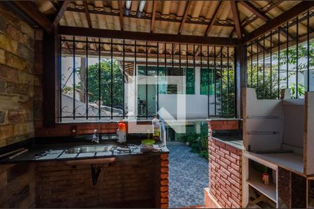 Casa à venda com 360m², 4 quartos e 2 vagasChurrasqueira
