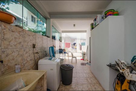 Casa à venda com 360m², 4 quartos e 2 vagasÁrea de Serviço