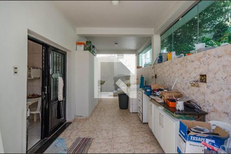 Casa à venda com 360m², 4 quartos e 2 vagasÁrea de Serviço