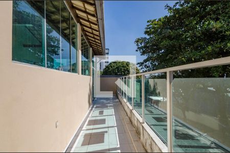 Casa à venda com 360m², 4 quartos e 2 vagasVaranda Sala