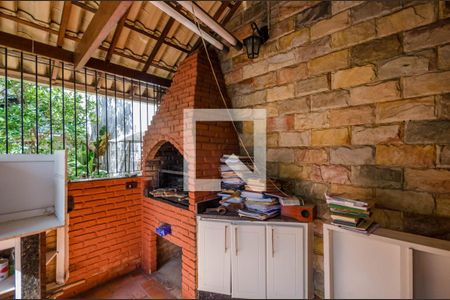 Casa à venda com 360m², 4 quartos e 2 vagasChurrasqueira