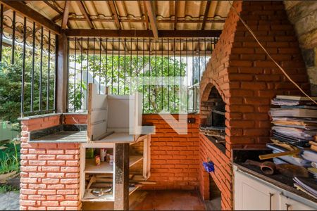 Casa à venda com 360m², 4 quartos e 2 vagasChurrasqueira