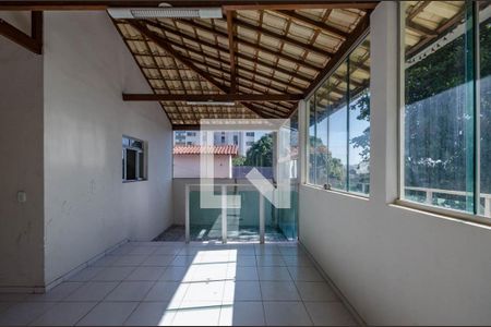 Casa à venda com 360m², 4 quartos e 2 vagasSala piso 2