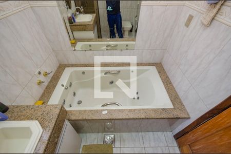 Casa à venda com 360m², 4 quartos e 2 vagasBanheiro Social 1